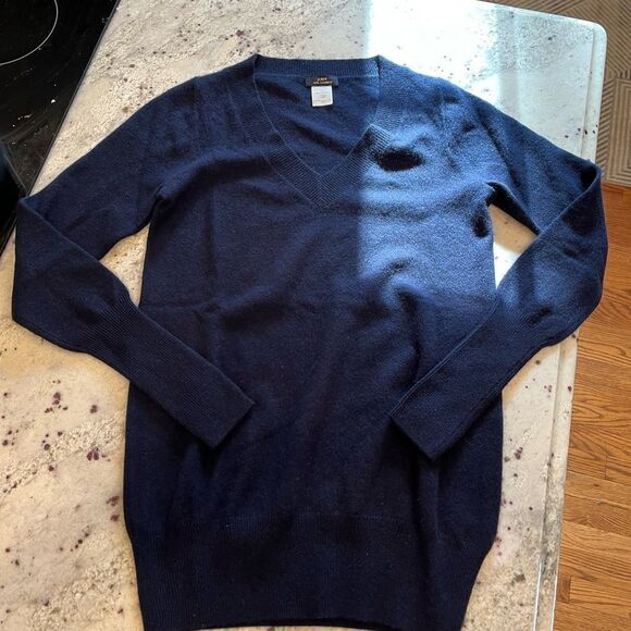 J. Crew Navy V-Neck Cashmere Sweater sz XS - Picture 1 of 5